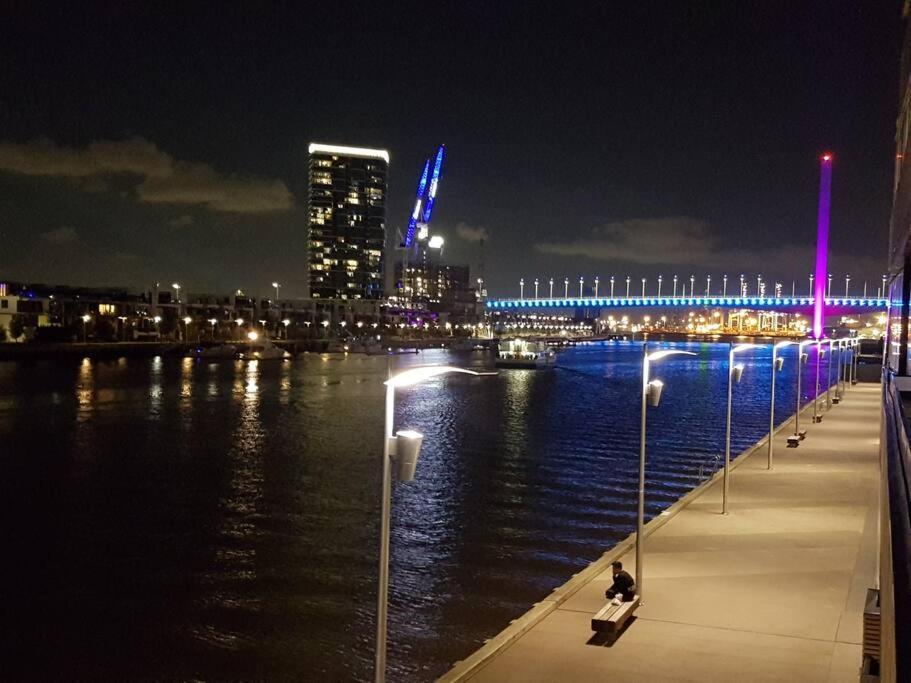 Melbourne Docklands Riverside Views Dış mekan fotoğraf